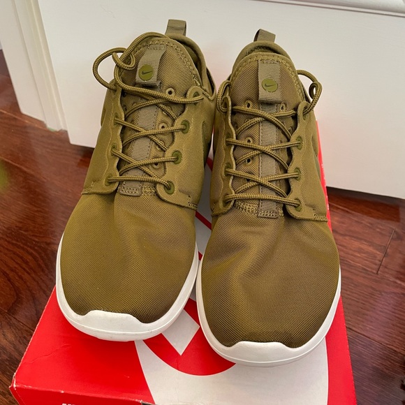 Nike Roshe 2.0 - Women’s Size 9 Olive - Picture 4 of 6